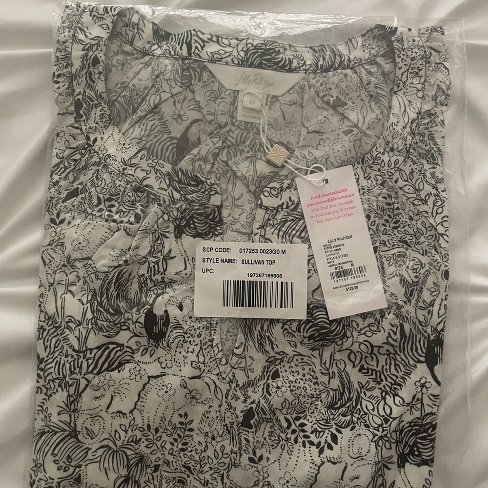 Lilly Pulitzer black and white sullivan top in onyx animal magnetism. - Picture 5 of 5